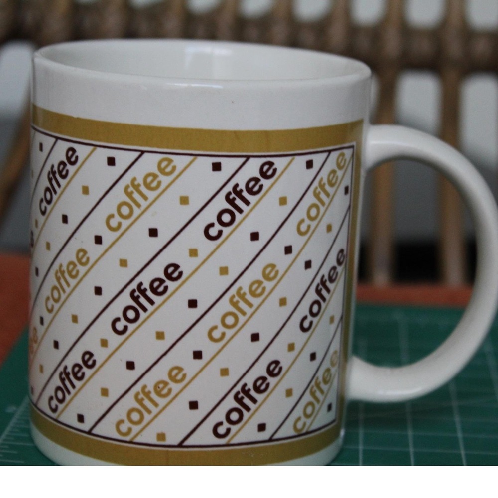 Finest Ceramics Vintage Coffee Mug White‎ Brown Gold Diagonal Text Retro China